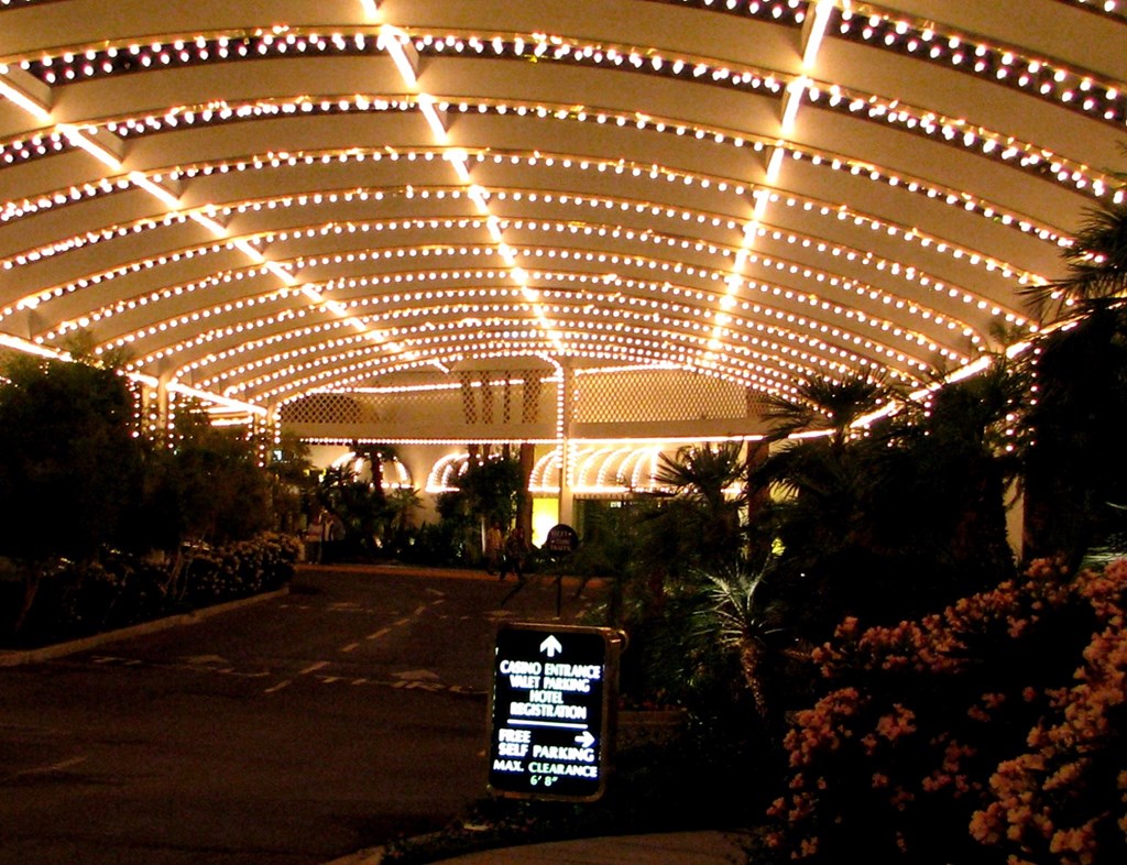 VIP Casino Host for Comps at Golden Nugget - Laughlin, Nevada, image size:1024x786